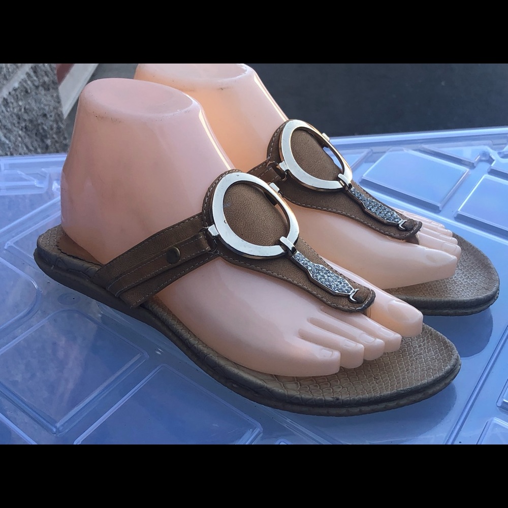 Taiwan Brown w/Circle Ring Thong Sandals Size 7